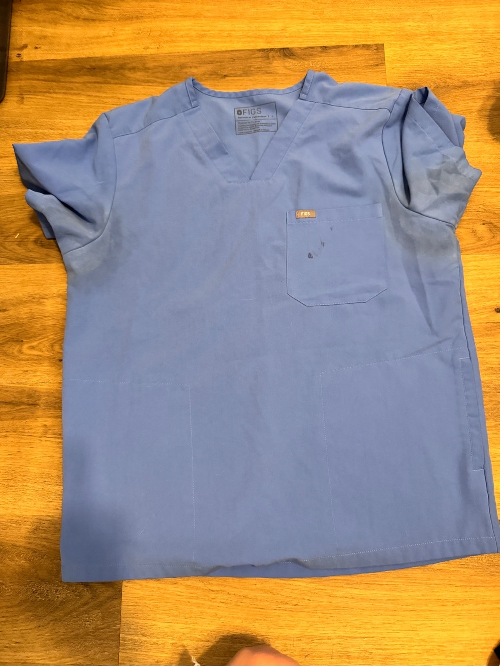 Figs Men’s V-Neck Top - Sky Blue